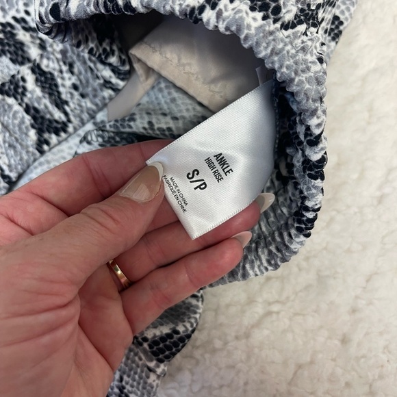 Express Women’s Snakeskin Joggers - Picture 5 of 6